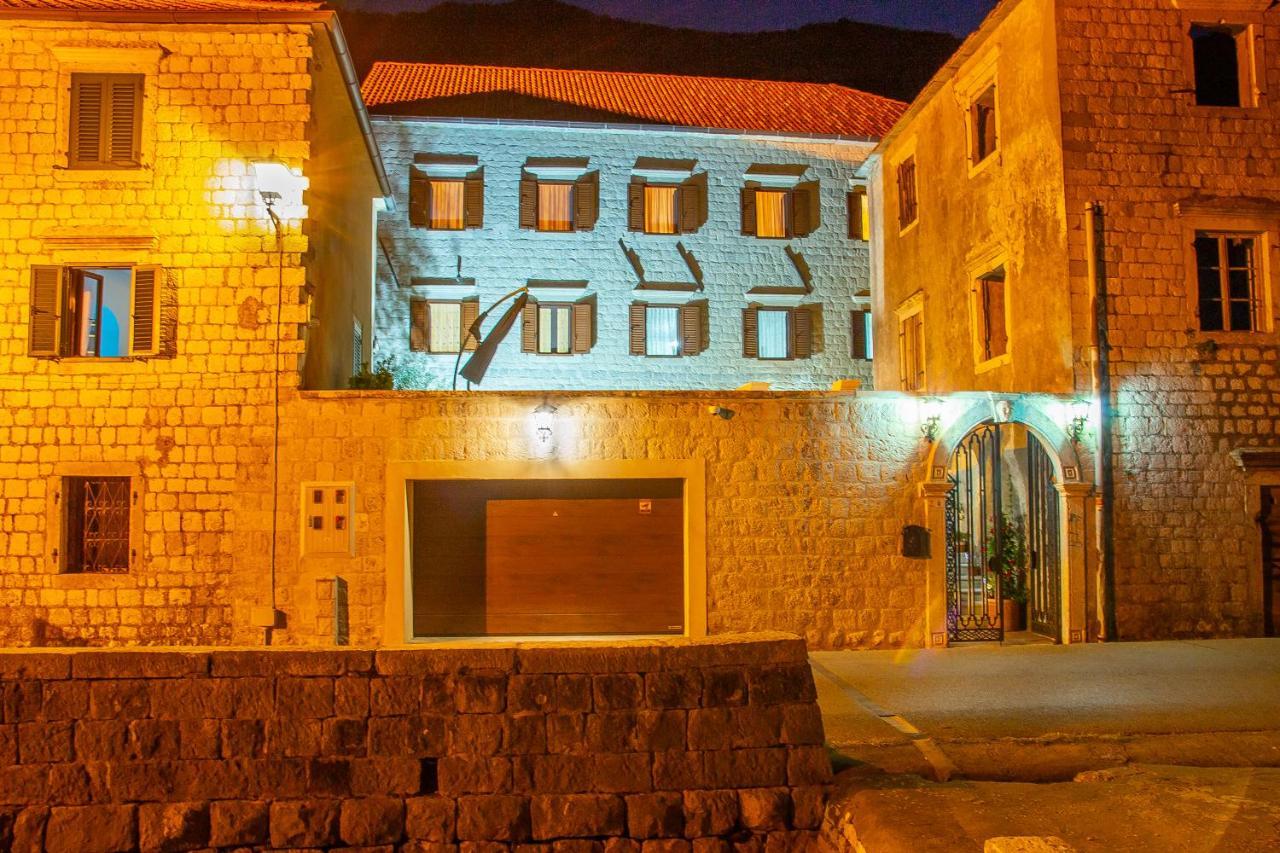 Pallazo Uniqato Seafront Kotor Kültér fotó