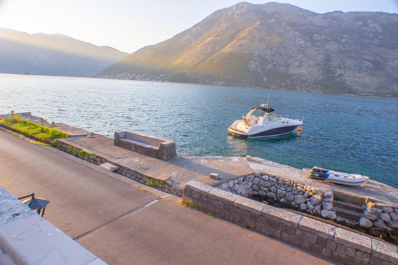 Pallazo Uniqato Seafront Kotor Kültér fotó