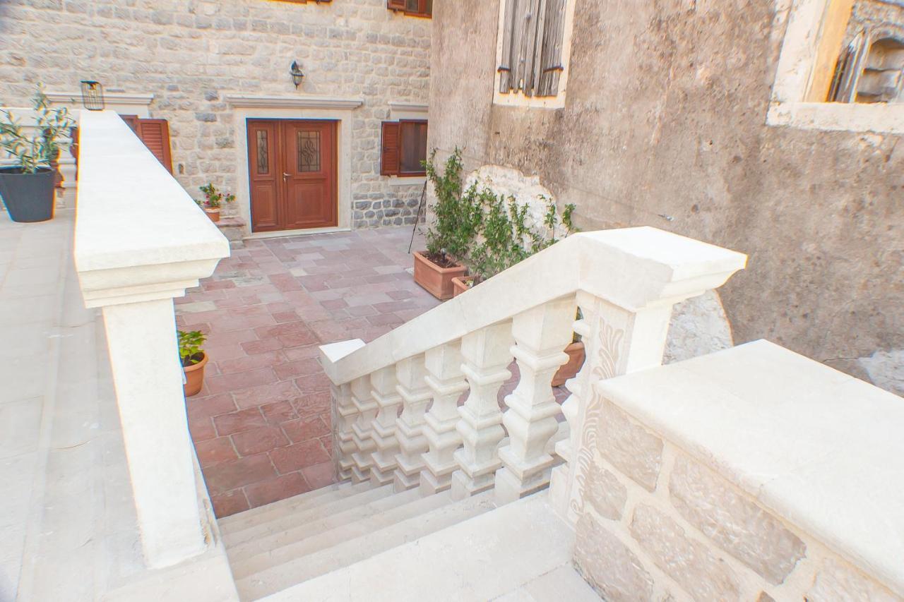 Pallazo Uniqato Seafront Kotor Kültér fotó